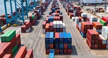 Tiongkok-AS: Pengiriman Anjlok Akibat Tarif dan Geopolitik